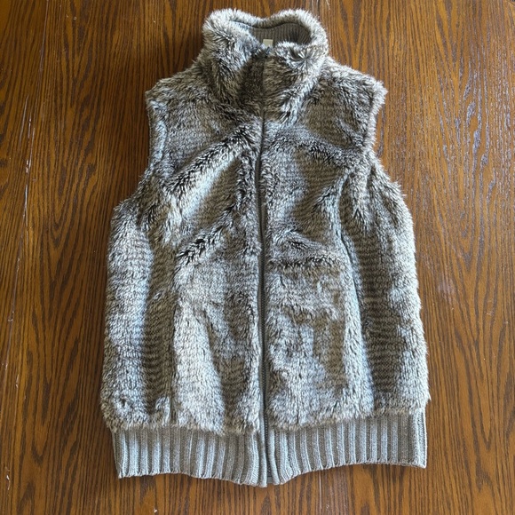 Fuda Jackets & Blazers - Fuda Faux Fur Knitted Back Tan Vest Size S